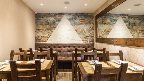 Tasquinha Serrana Vista do interior