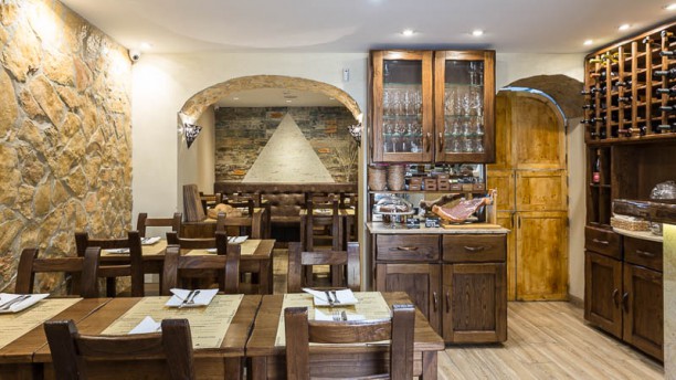 Tasquinha Serrana Vista do interior