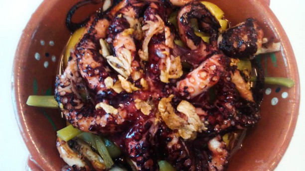 Os Meninos Polvo à Lagareiro