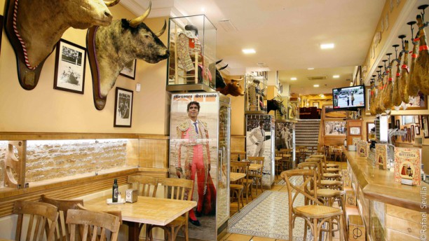 Restaurante Meson Serranito, Plaza de Toros - El Arenal en 