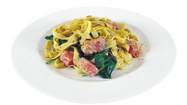 Lá em Casa Tagliatelle de Salmão