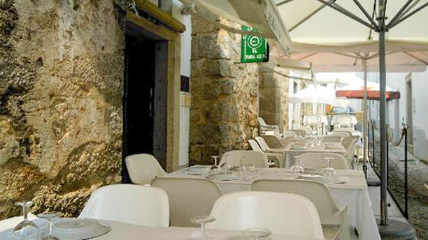 1/4 para as 9 Exterior