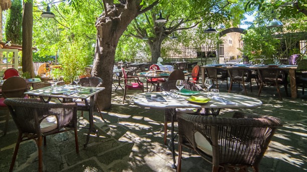 Sous les Micocouliers in Eygalières - Restaurant Reviews, Menu and ...