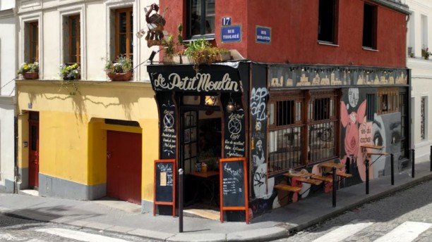 Restaurant Le Petit Moulin à Paris (75018), Montmartre - Menu, avis ...