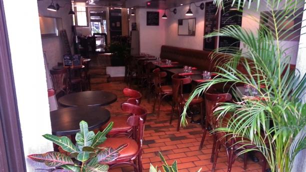 Le Petit Léon in Paris  Restaurant Reviews, Menu and Prices  TheFork