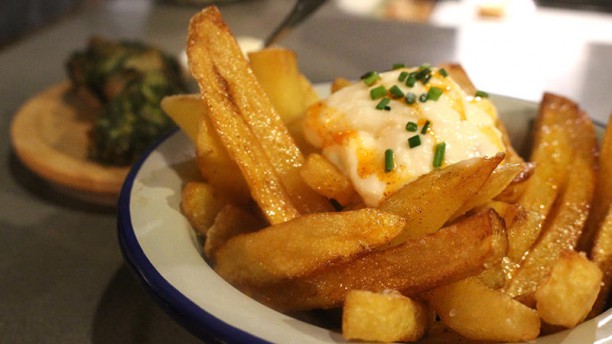 Bar Unión Laboratorio Porteño Papas bravas bastón