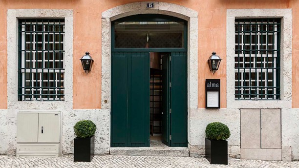 ALMA Henrique Sá Pessoa Exterior