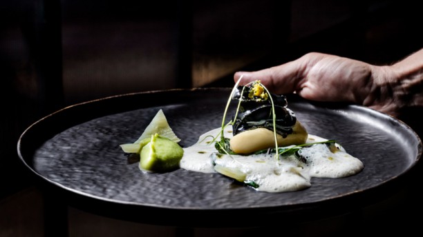 ALMA Henrique Sá Pessoa Peixe galo, puré de funcho, choco e cebolinho