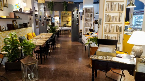 Osteria del poeta Vista del interior