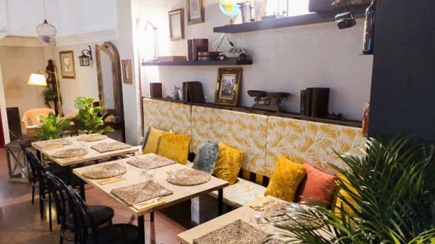 Osteria del poeta Vista del interior