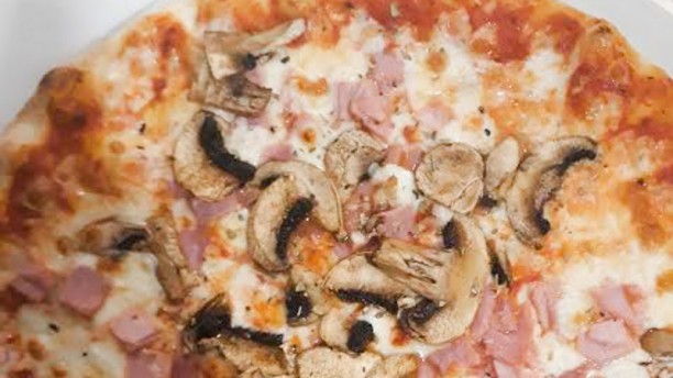 Pizza di Napoli in Paris Restaurant Reviews, Menu and Prices TheFork