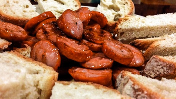 Momentus Burger Corner & Gin Bar Chouriça