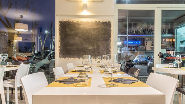 Rewine io e tu Cucina mediterranea Vista della sala