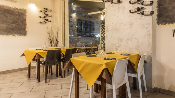 Rewine io e tu Cucina mediterranea Vista della sala