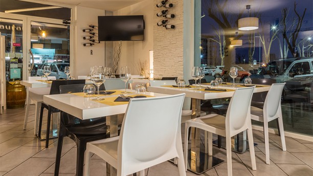 Rewine io e tu Cucina mediterranea Vista della sala