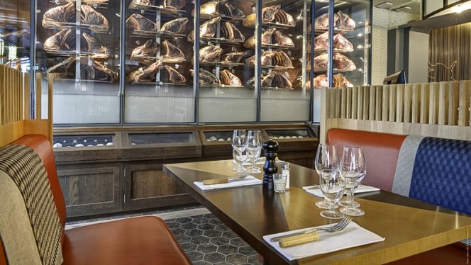 La Maison De L Aubrac 37 Rue Marbeuf 75008 Paris La Maison de l'Aubrac - Restaurant, 37 Rue Marbeuf, 75008 Paris